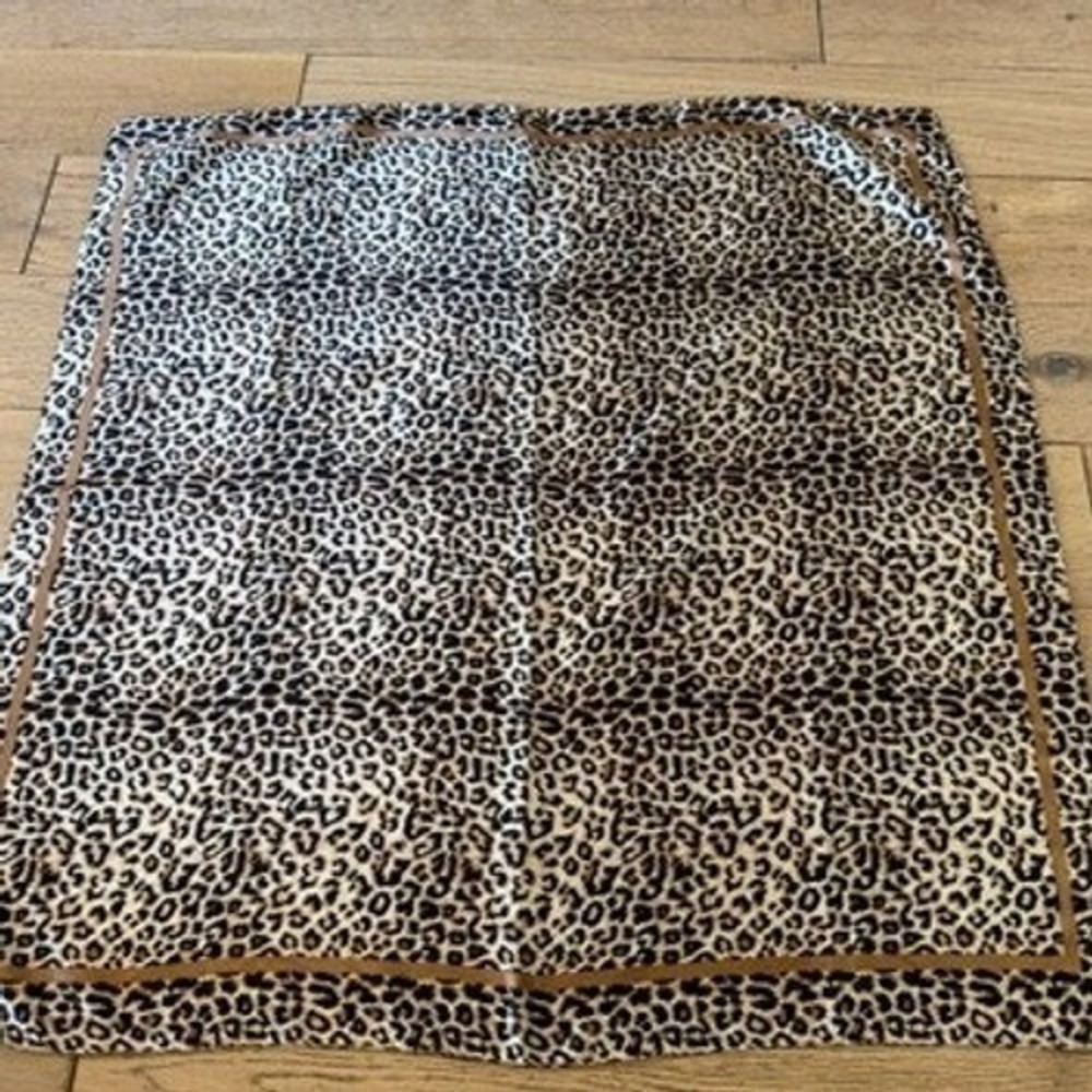 Leopard Print Scarf 100% Silk Brown Excellent Cond. Square Animal Print (1727)